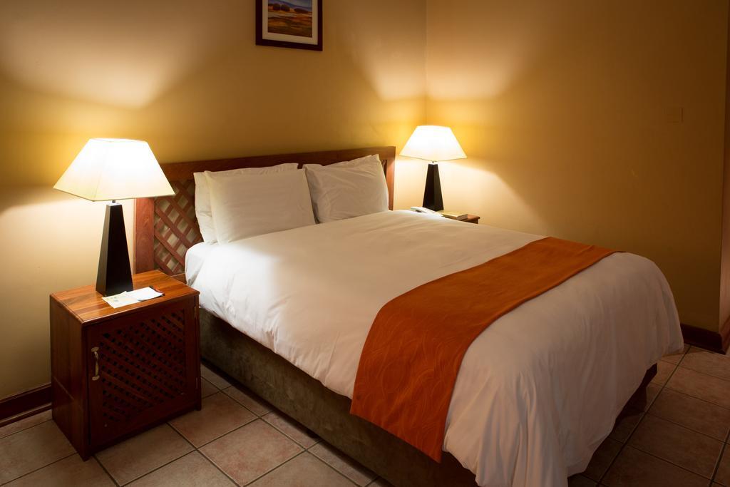 M'Kango Golfview Hotel Lusaka Habitación foto