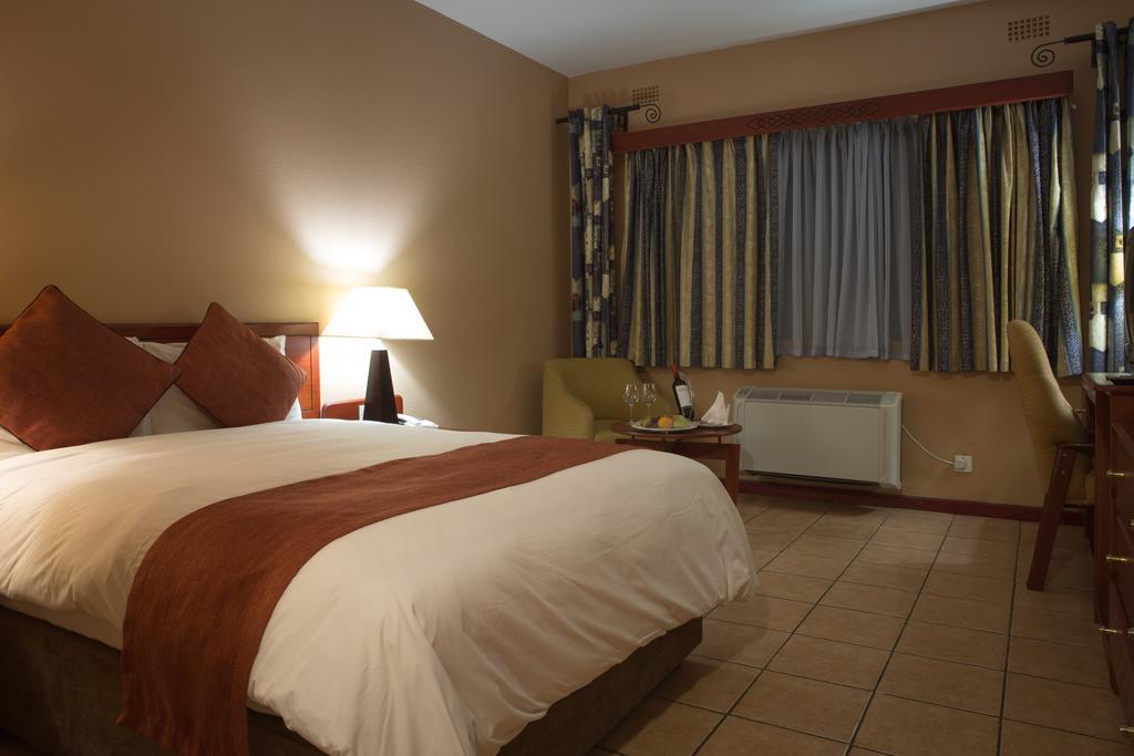M'Kango Golfview Hotel Lusaka Habitación foto